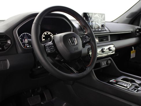 New 2025 Honda Pilot Sport image 4