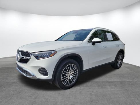 Used 2024 Mercedes-Benz GLC 300 4MATIC image 24