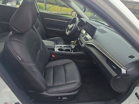 Used 2023 Nissan Altima 2.5 SL FWD image 9