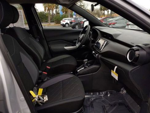 Used 2020 Nissan Kicks SV w/ Exterior Package image 22