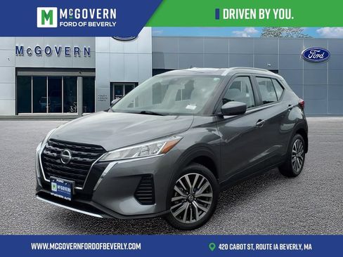 Used 2021 Nissan Kicks SV FWD image 1