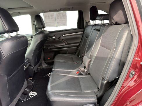 Used 2017 Toyota Highlander Limited image 16