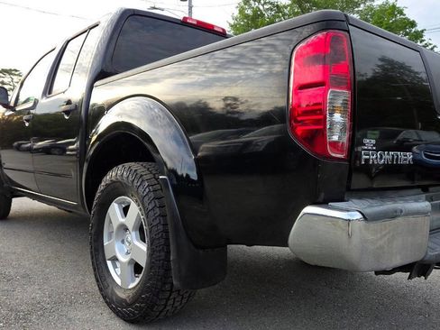 Used 2008 Nissan Frontier SE w/ SE Value Truck Pkg AWD/4WD image 10