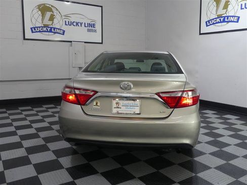 Used 2017 Toyota Camry LE FWD image 8