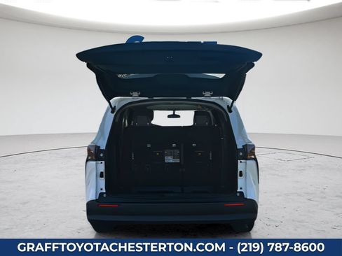 Used 2025 Toyota Sienna LE FWD image 16
