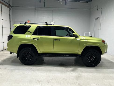 Used 2023 Toyota 4Runner TRD Off-Road Premium w/ Off Road Premium Plus Package AWD/4WD image 2