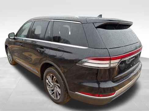 Used 2023 Lincoln Aviator AWD image 5