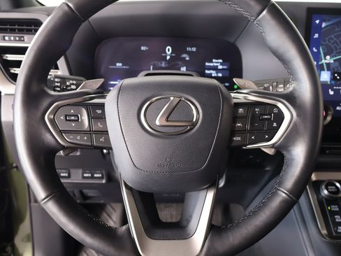 Used 2025 Lexus GX 550 w/ Accessory Package (CT) AWD/4WD image 3