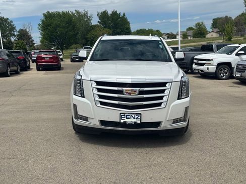 Used 2020 Cadillac Escalade ESV Premium Luxury AWD/4WD image 2