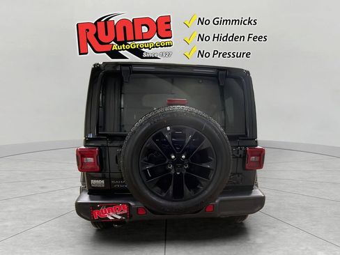 Used 2025 Jeep Wrangler Unlimited Sahara w/ Safety Group image 5