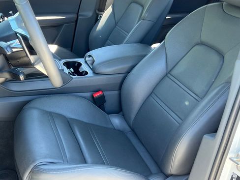 Certified 2023 Porsche Cayenne Platinum Edition AWD/4WD image 5