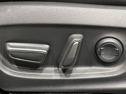 Used 2023 Toyota Prius Prime Premium image 12