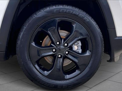 Used 2021 Jeep Compass Latitude w/ Sun and Sound Group image 10