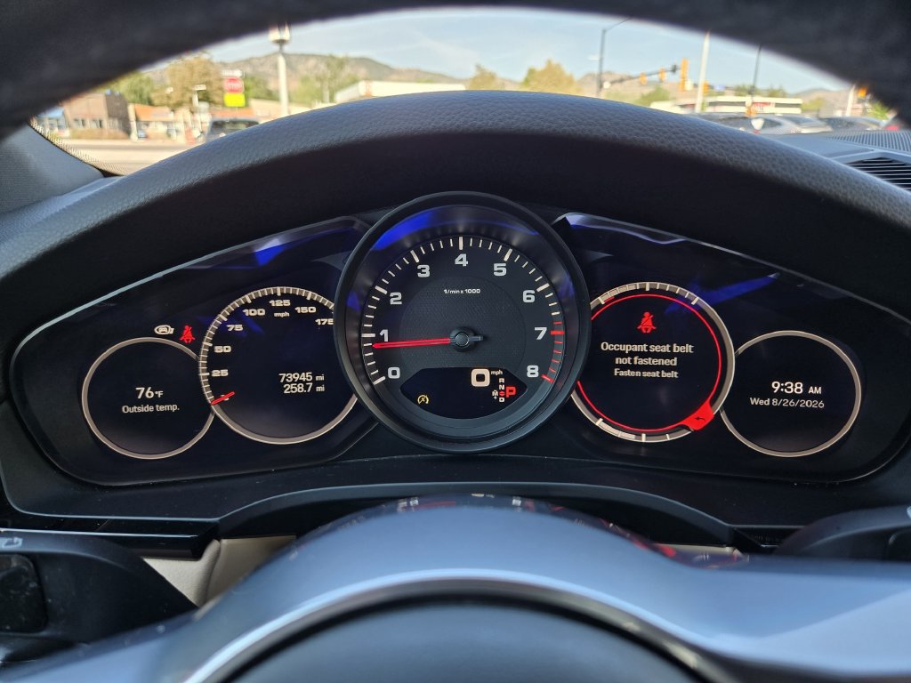 Used 2022 Porsche Cayenne AWD/4WD image 17