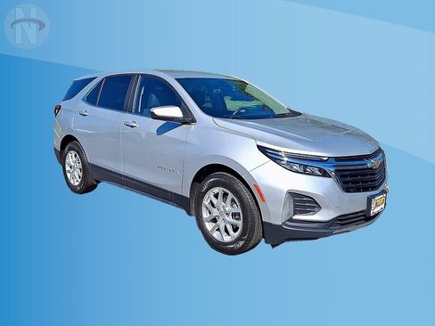 Used 2022 Chevrolet Equinox LT FWD image 2