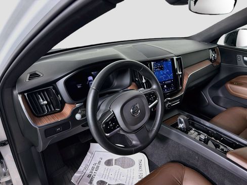 Certified 2024 Volvo XC60 B5 Plus w/ Protection Package Premier AWD/4WD image 10