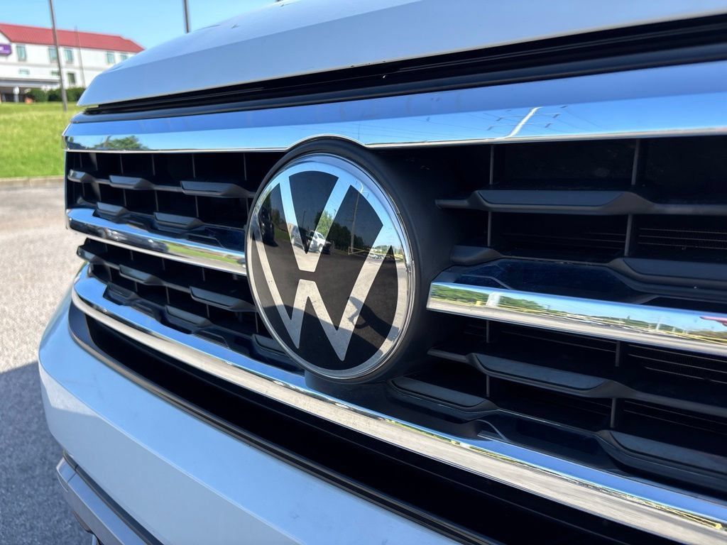 Certified 2022 Volkswagen Atlas SE FWD image 11
