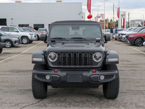 Used 2024 Jeep Wrangler Unlimited Rubicon w/ Convenience Group image 11