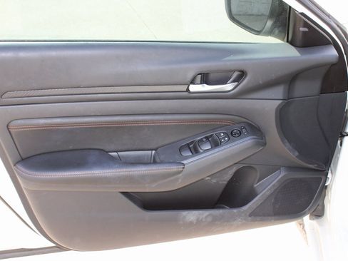 Used 2022 Nissan Altima 2.5 SR w/ Midnight Edition Package image 20