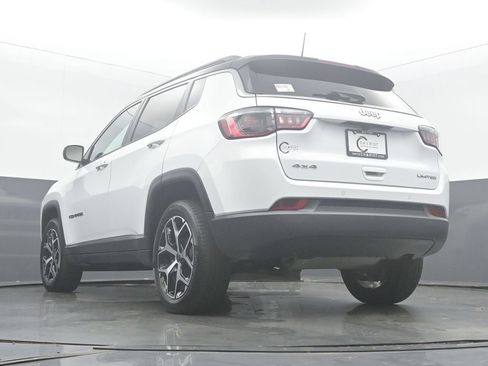 Used 2025 Jeep Compass Limited AWD/4WD image 40