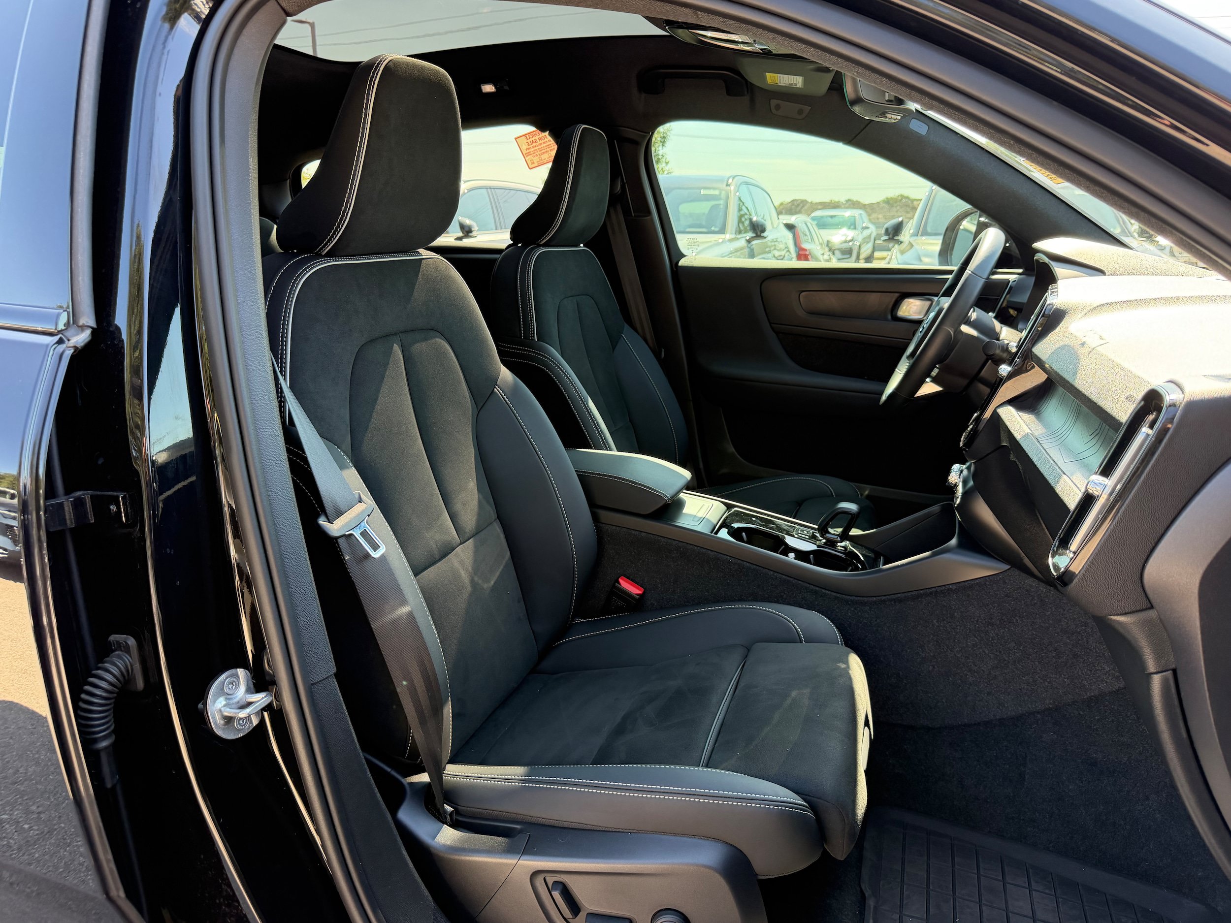 Certified 2023 Volvo C40 P8 Recharge Ultimate w/ Protection Package Premier AWD/4WD image 10
