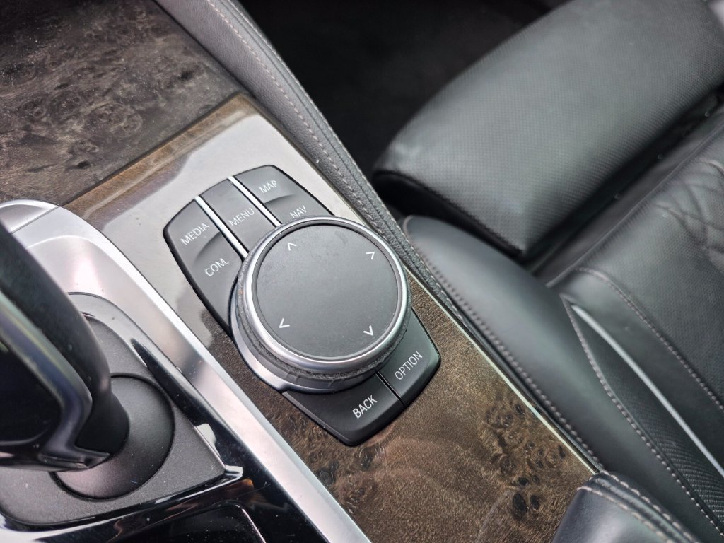 Used 2021 BMW M550i xDrive w/ Premium Package AWD/4WD image 8