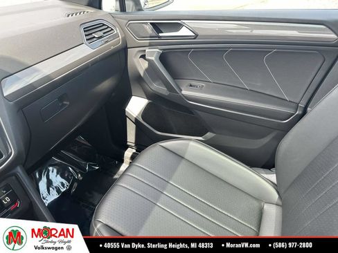 Certified 2023 Volkswagen Tiguan SE R-Line AWD/4WD image 34