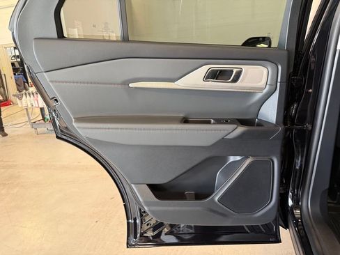 New 2026 Ford Explorer Active AWD/4WD image 13