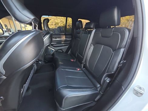 Used 2022 Jeep Grand Cherokee Overland w/ Adv Protech Group III RWD image 26