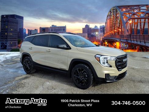 Used 2023 GMC Terrain SLE w/ Elevation Edition image 1