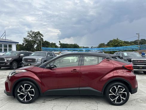 Used 2019 Toyota C-HR Limited FWD image 4