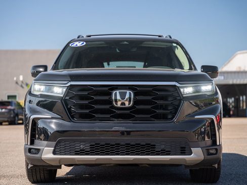 Used 2024 Honda Pilot Touring image 2