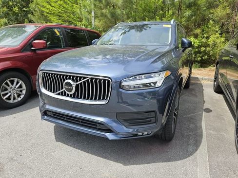 Used 2022 Volvo XC90 T5 Momentum w/ Climate Package image 2
