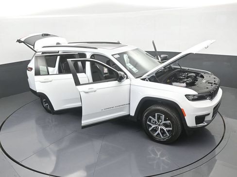 Used 2025 Jeep Grand Cherokee L Limited RWD image 67