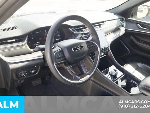 Used 2024 Jeep Grand Cherokee Limited 4xe AWD/4WD image 6
