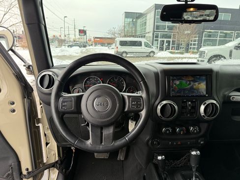 Used 2018 Jeep Wrangler Unlimited Sahara image 47
