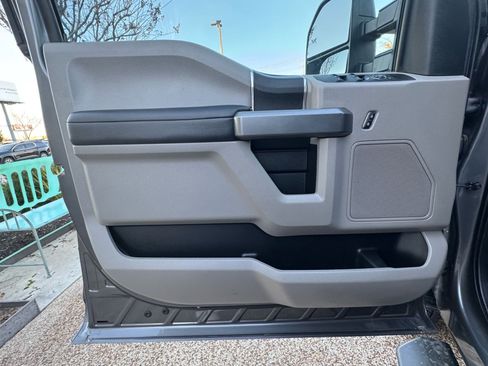 Used 2021 Ford F250 XLT image 24