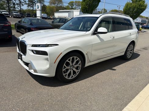 Used 2026 BMW X7 xDrive40i w/ Premium Package AWD/4WD image 4
