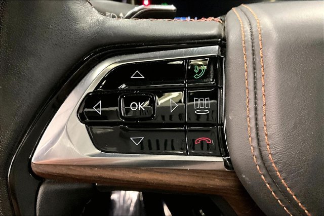 Used 2021 Jeep Grand Cherokee L Summit w/ Luxury Tech Group V AWD/4WD image 27