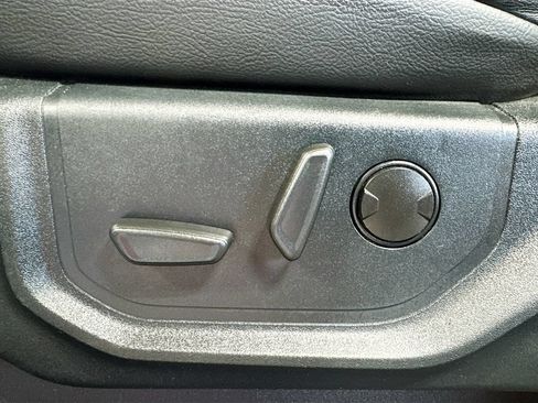 Used 2020 Ford F150 XLT w/ Equipment Group 302A Luxury AWD/4WD image 19