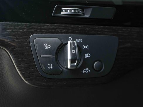 Used 2019 Audi Q7 3.0T Premium Plus AWD/4WD image 40