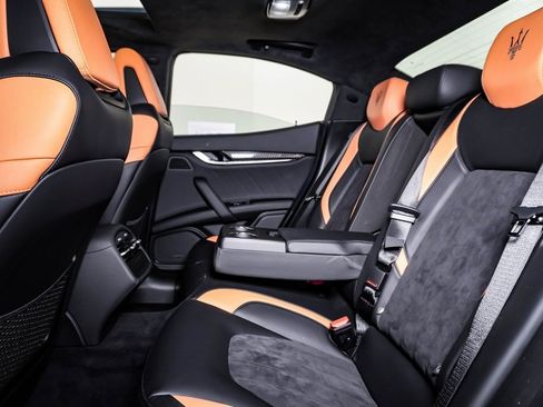 Used 2024 Maserati Ghibli Trofeo image 21