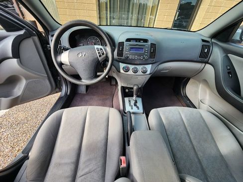 Used 2010 Hyundai Elantra GLS image 11