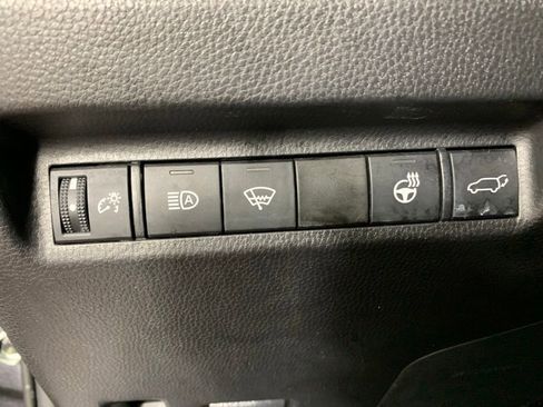Used 2021 Toyota RAV4 XLE w/ Convenience Package AWD/4WD image 16
