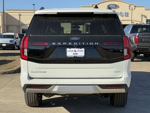 New 2025 Ford Expedition Max Platinum w/ Driver's Package image 27