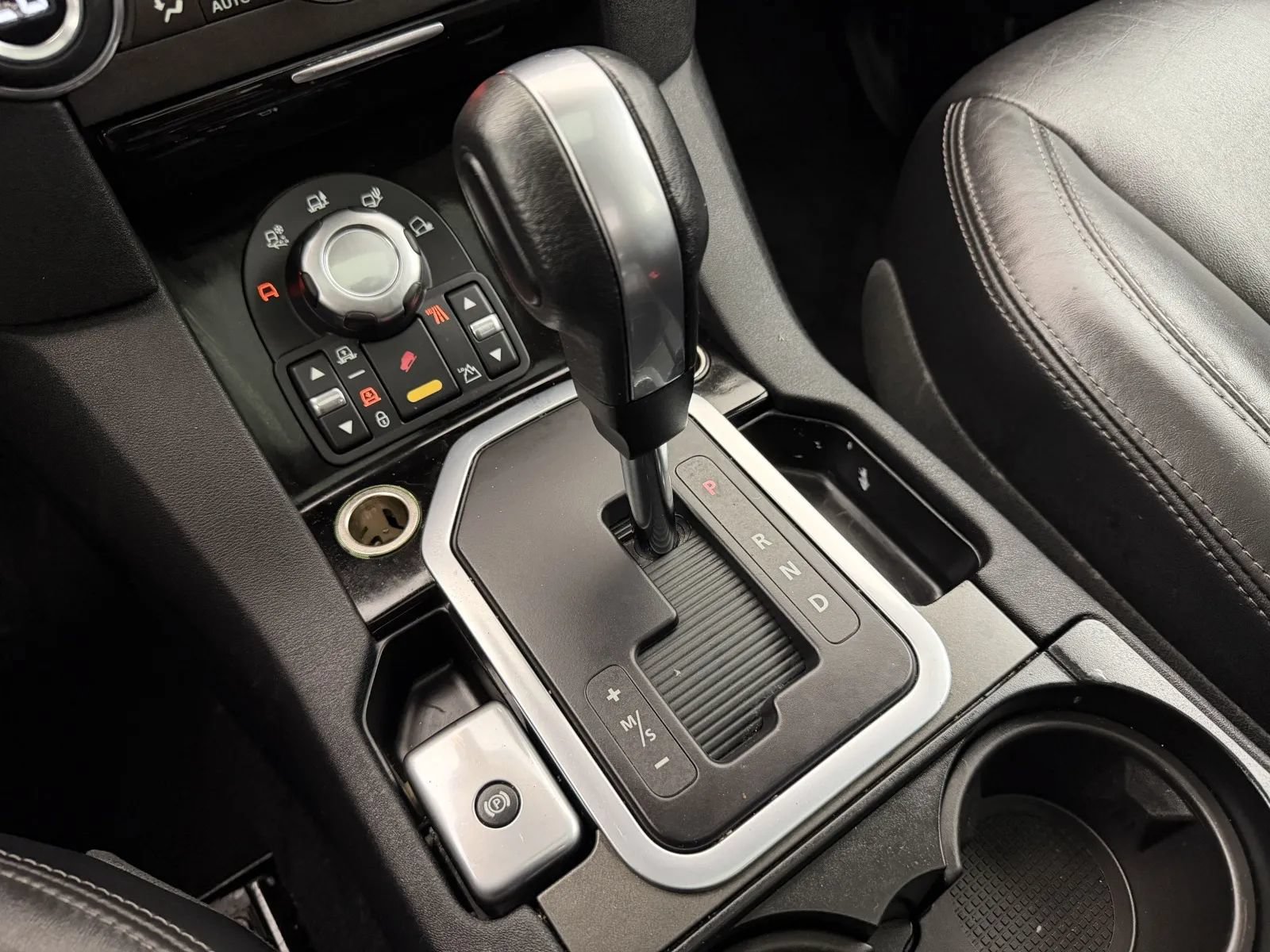 Used 2011 Land Rover LR4 HSE LUX AWD/4WD image 27