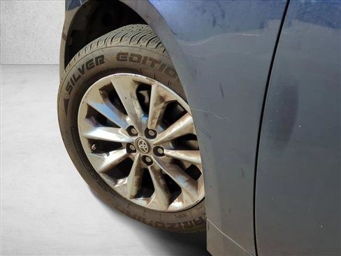 Used 2021 Toyota Corolla LE w/ LE Convenience Package image 10