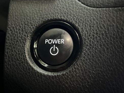 Used 2025 Toyota Camry SE FWD image 23