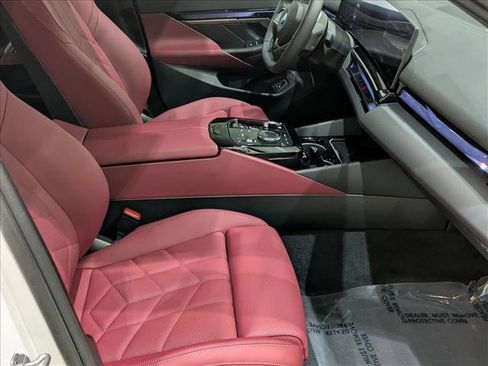 Certified 2024 BMW i5 eDrive40i w/ M Sport Package image 22