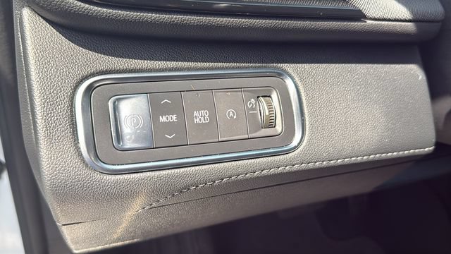 Used 2025 Buick Enclave Preferred FWD image 13